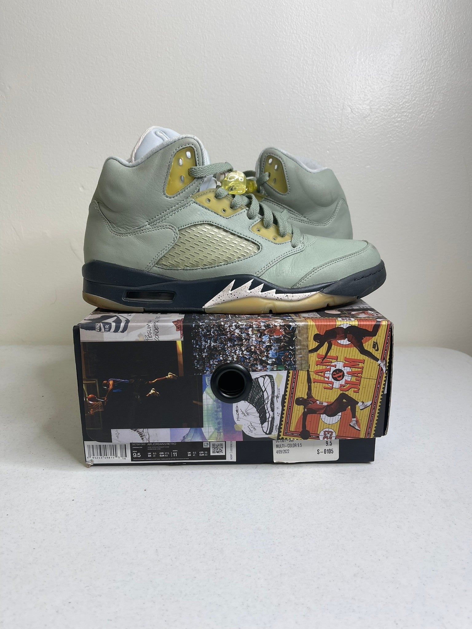 Size 9.5 - Jordan 5 Retro Jade Horizon