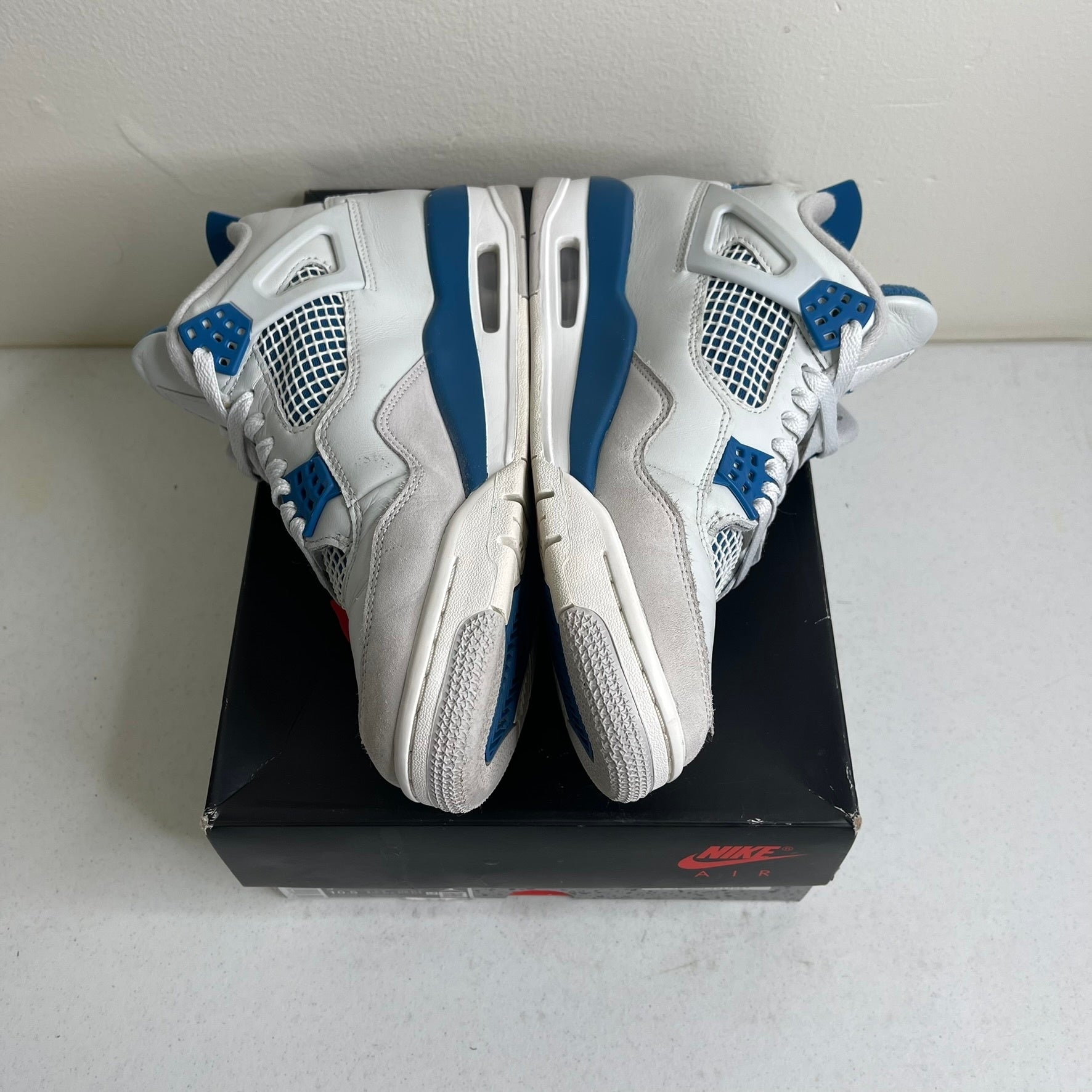 Size 9 - Jordan 4 Retro Military Blue (2024)