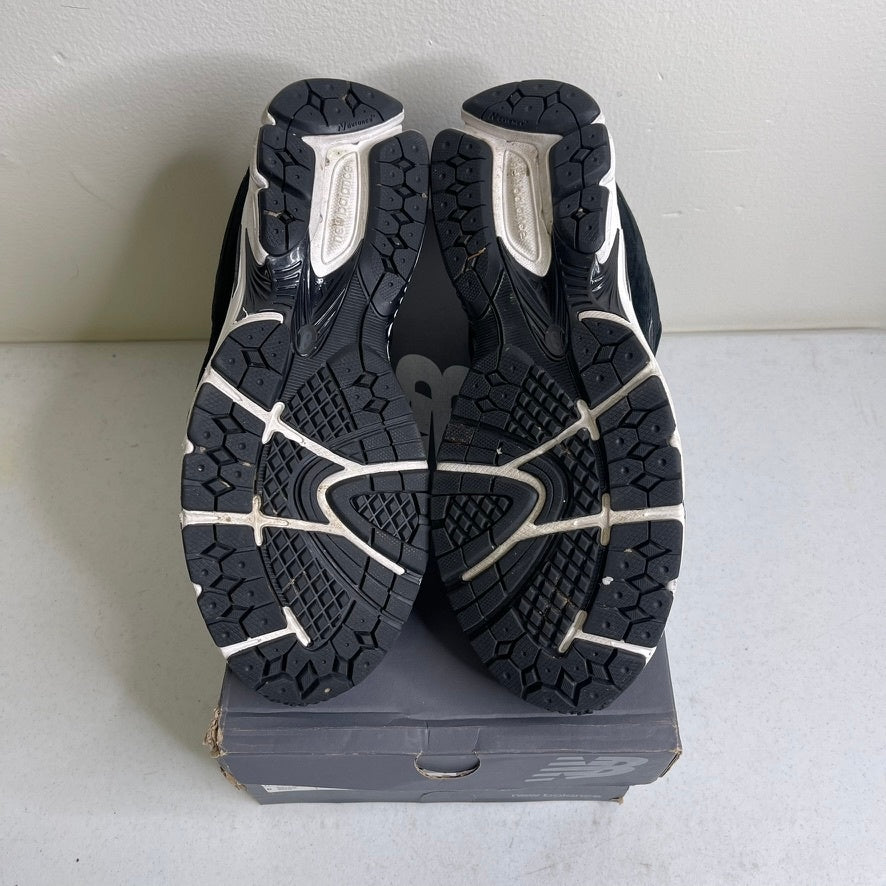 New Balance 2002R Black Gunmetal