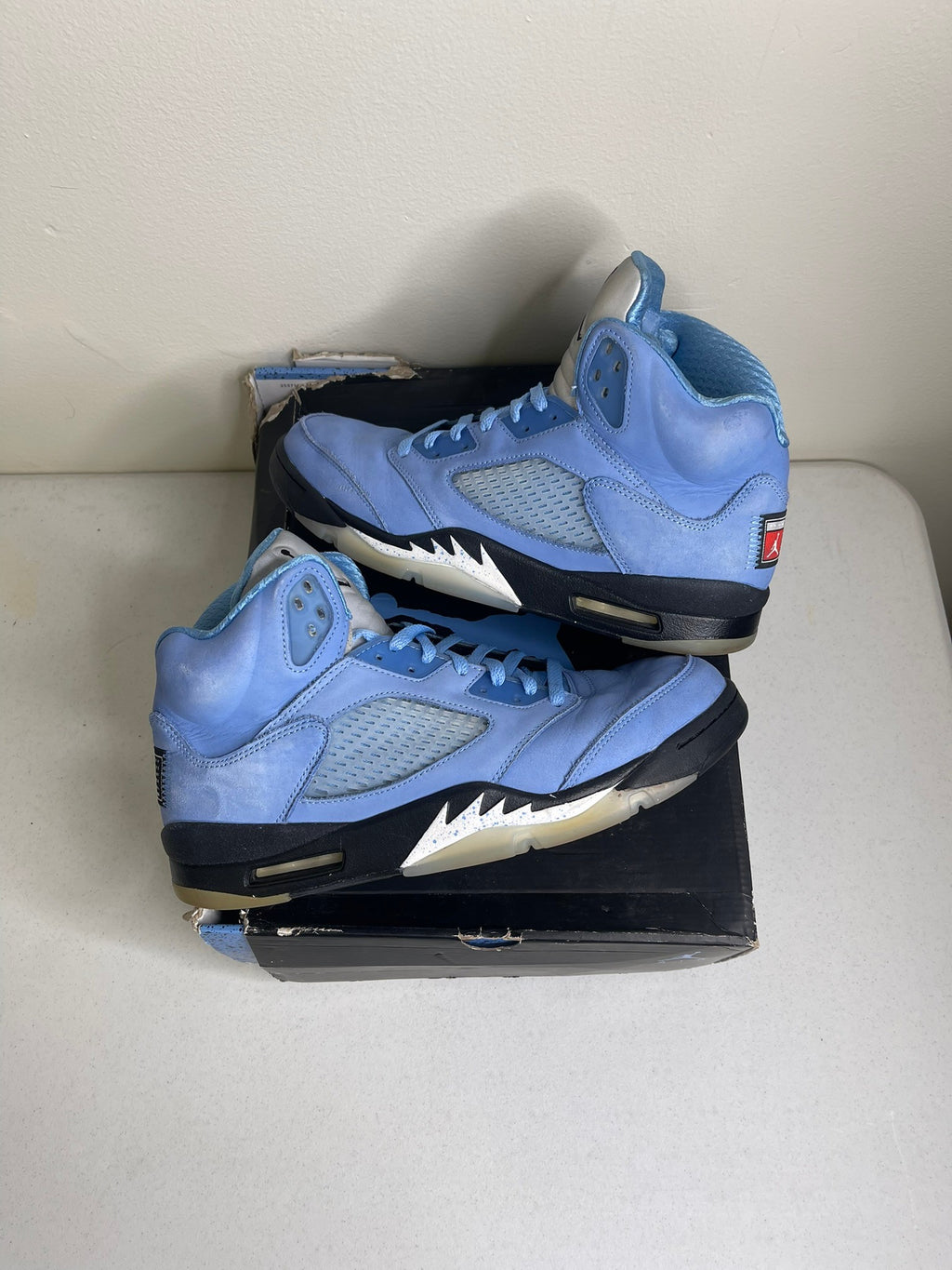 Size 10.5 - Jordan 5 Retro UNC University Blue