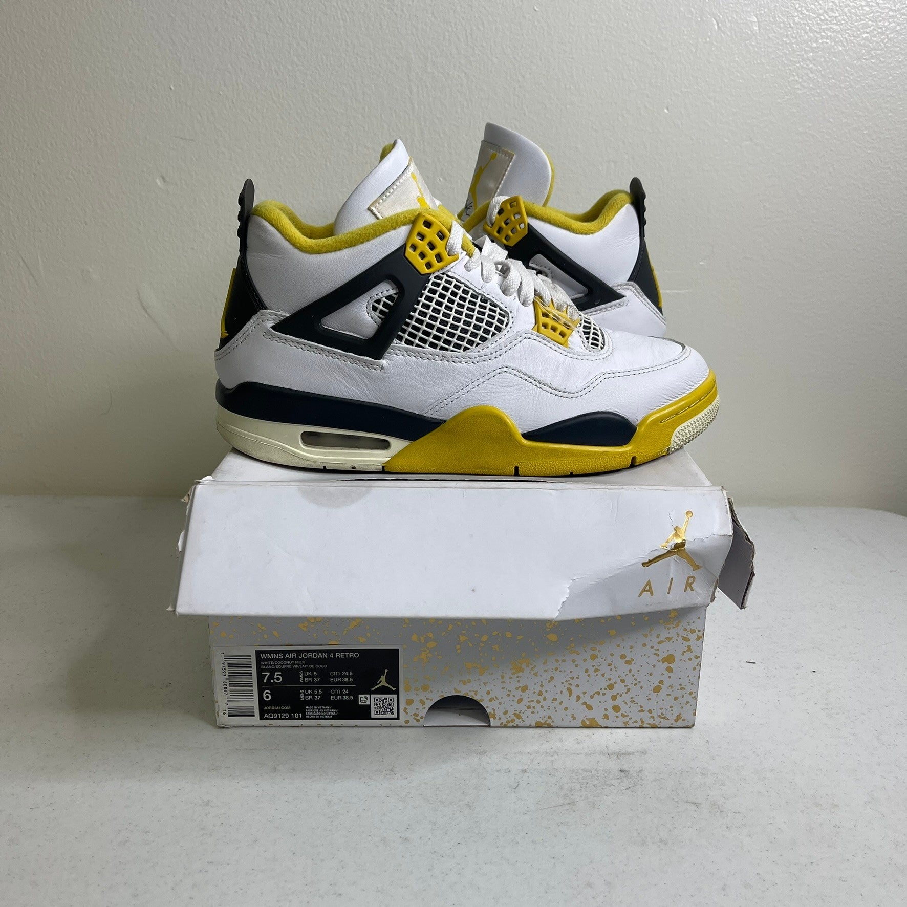 Jordan 4 Retro Vivid Sulfur (Women's)