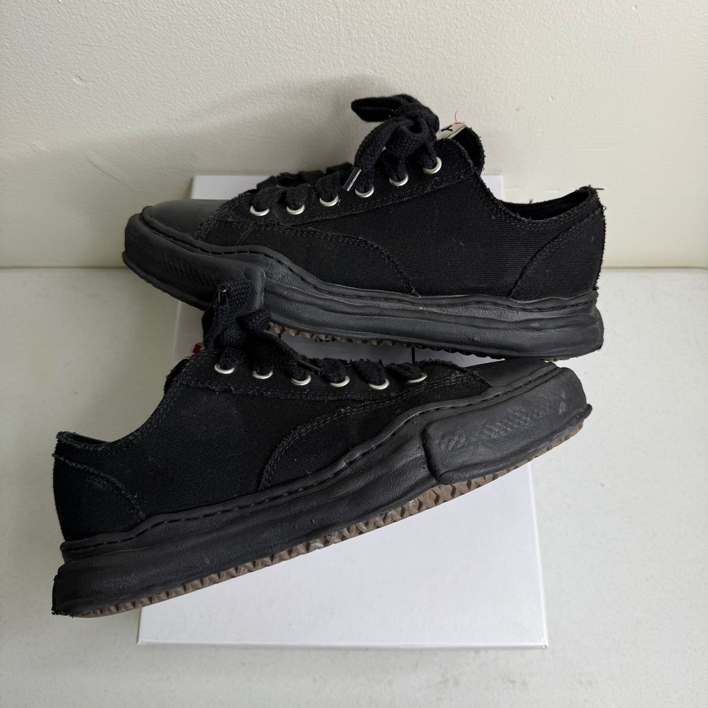 Maison Mihara Yasuhiro Peterson Black