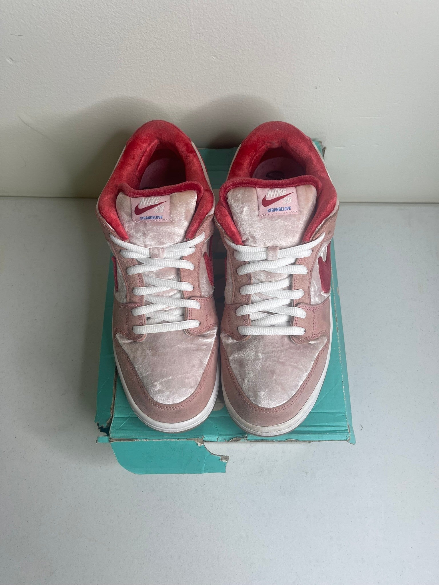 Nike SB Dunk Low StrangeLove Skateboards