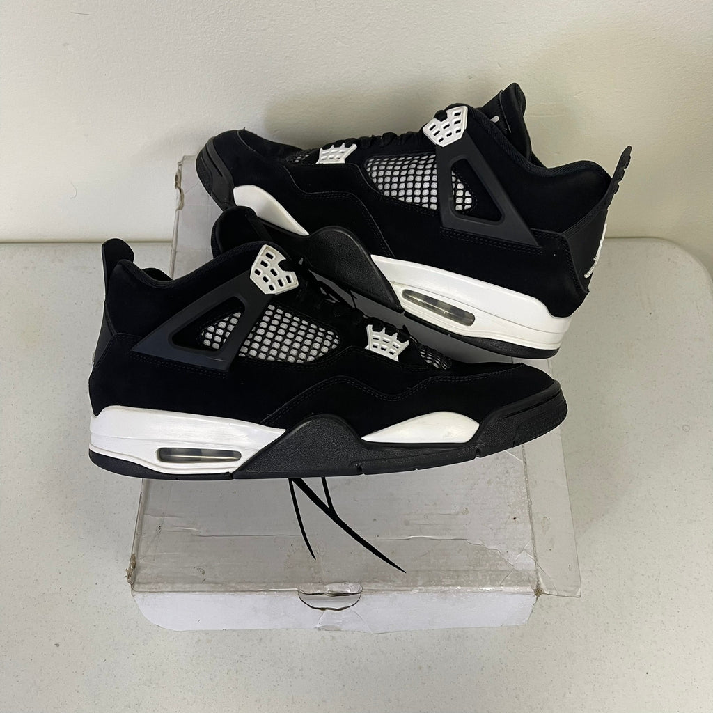 Jordan 4 Retro White Thunder