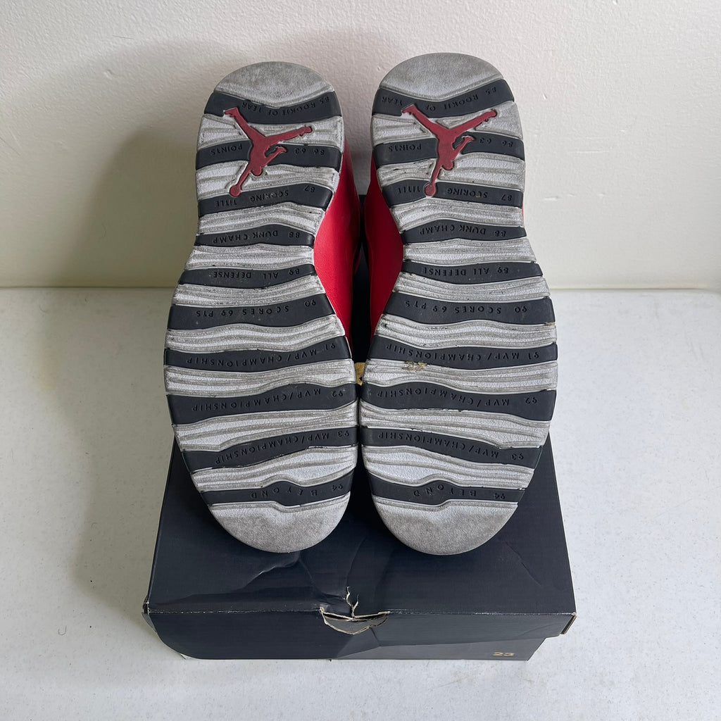 Size 10.5 - Jordan 10 Retro Bulls Over Broadway