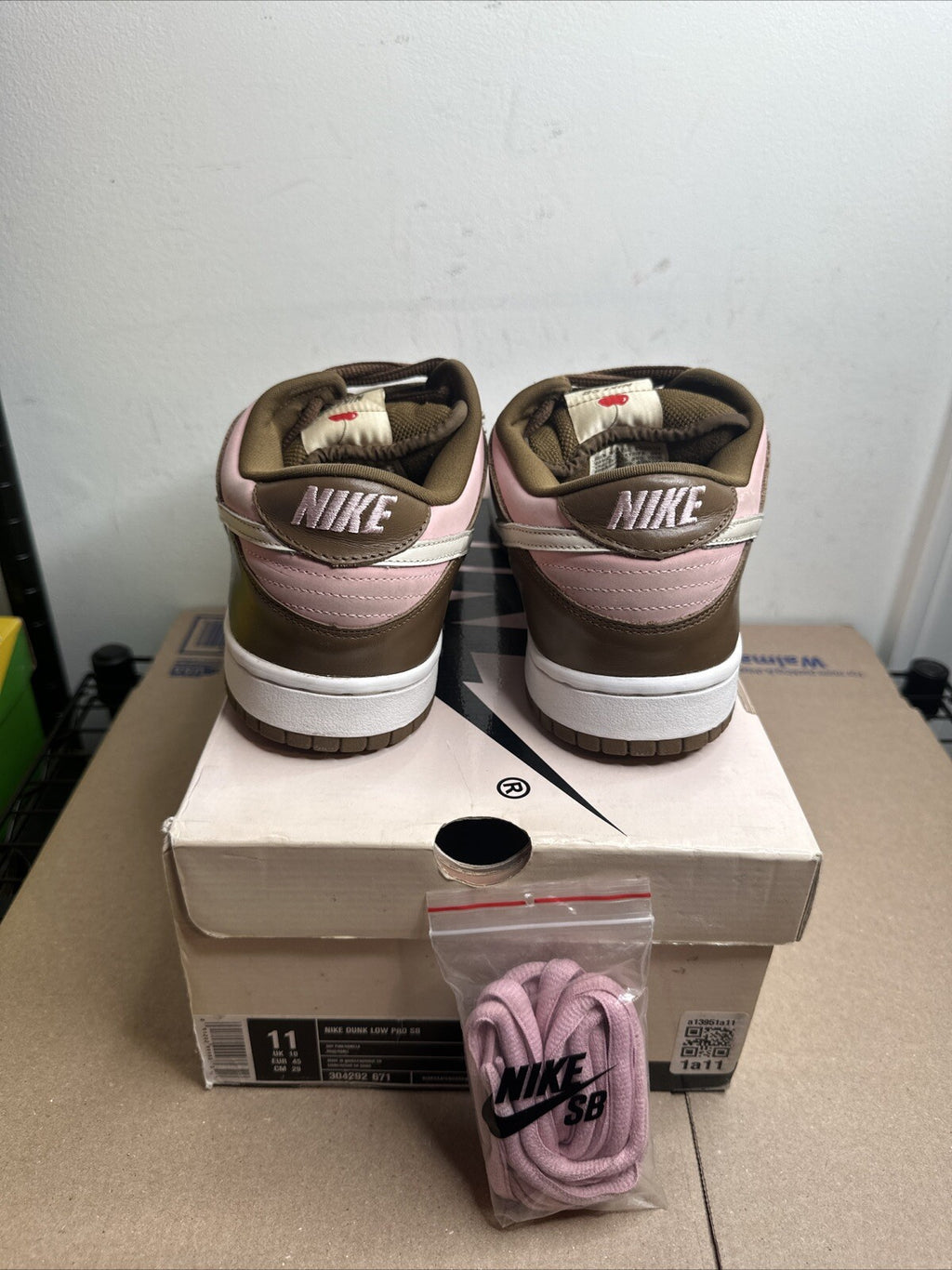 Nike SB Dunk Low Stussy Cherry