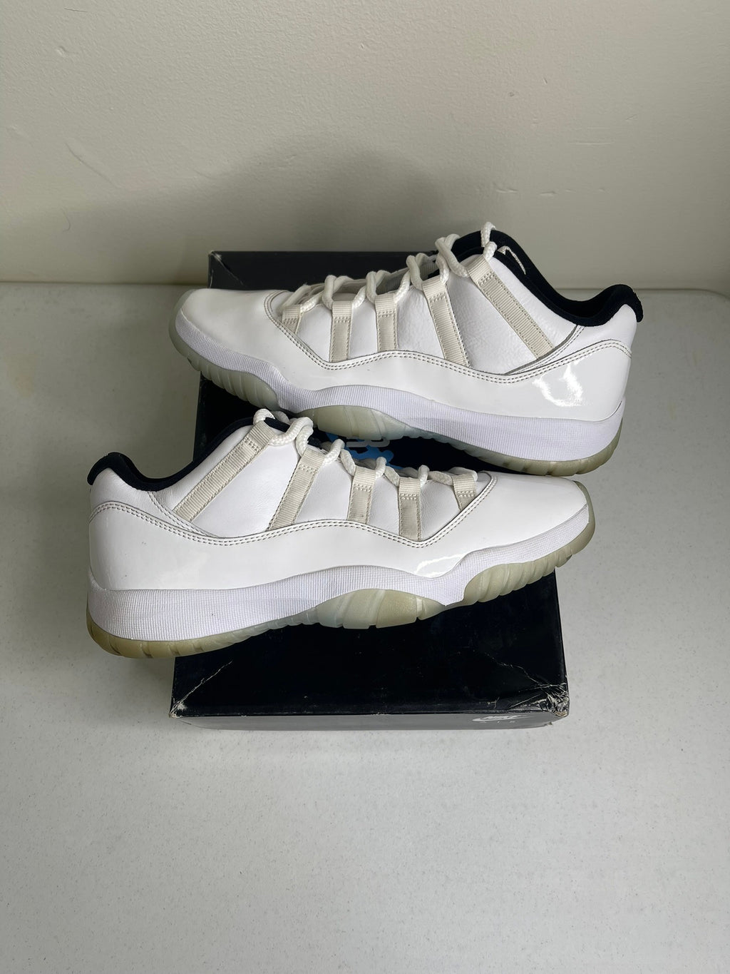 Jordan 11 Retro Low Legend Blue