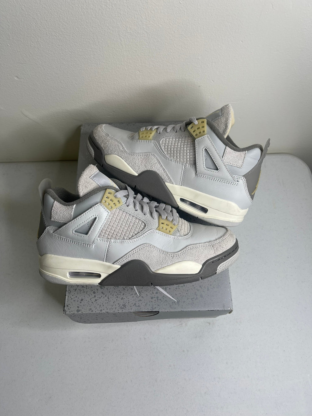Jordan 4 Retro SE Craft Photon Dust
