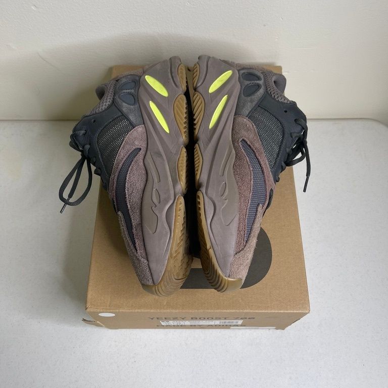 Size 10.5 - adidas Yeezy Boost 700 Mauve