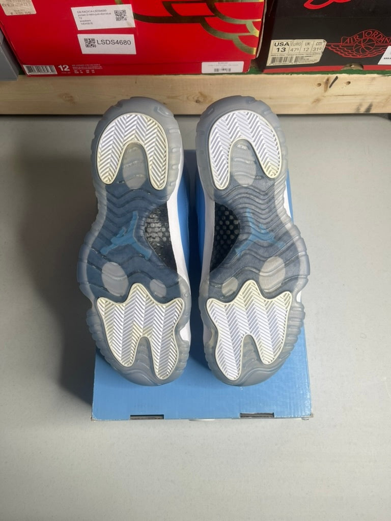 Jordan 11 Retro Pantone