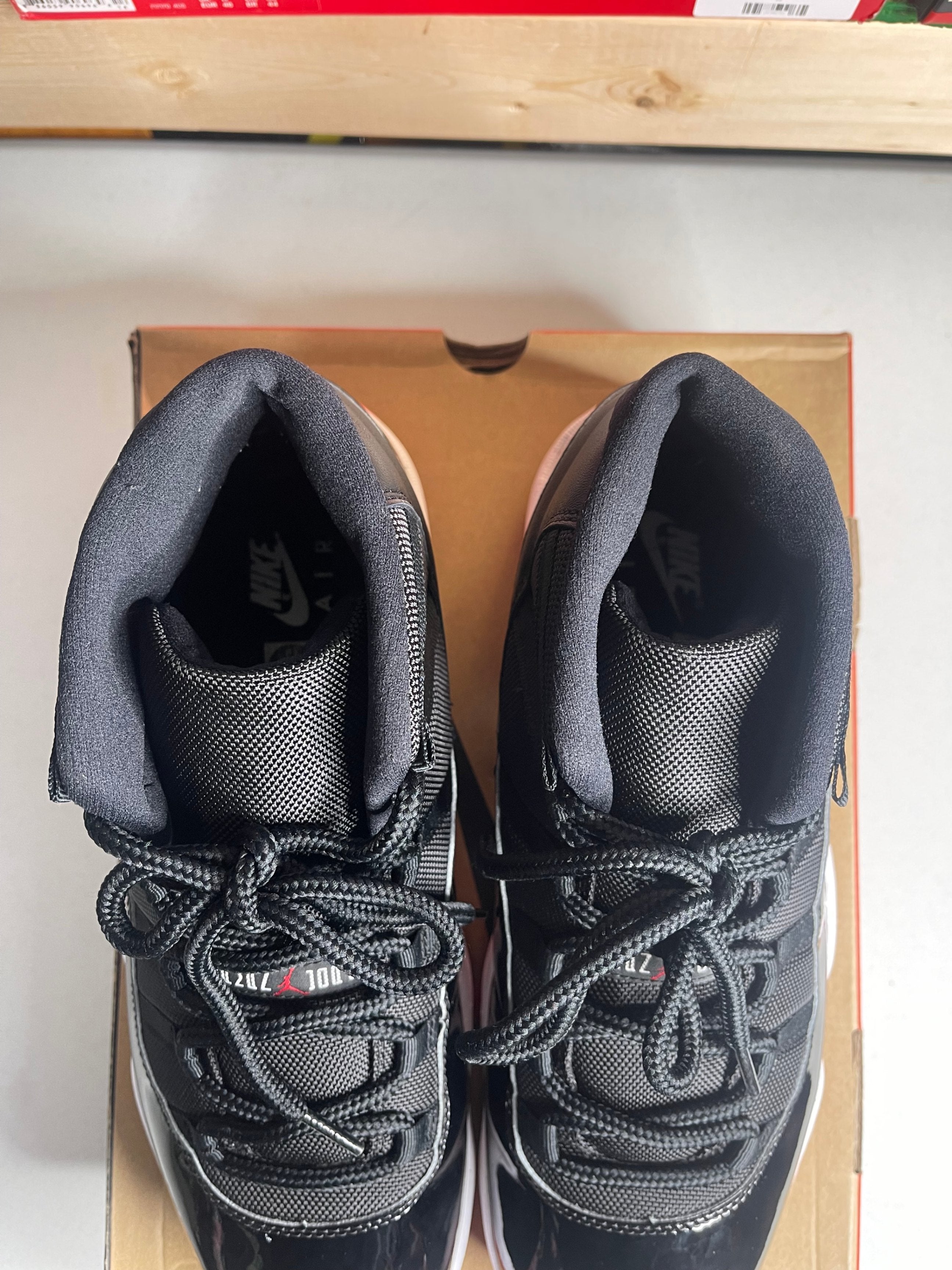 Jordan 11 Retro Playoffs Bred (2019)