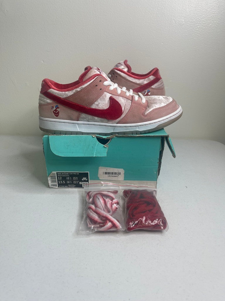 Nike SB Dunk Low StrangeLove Skateboards
