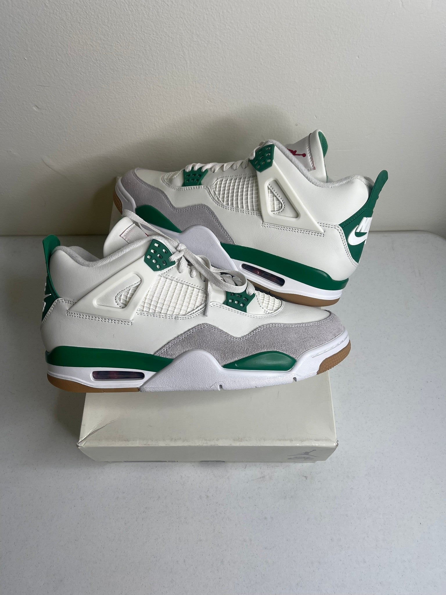 Jordan 4 Retro SB Pine Green