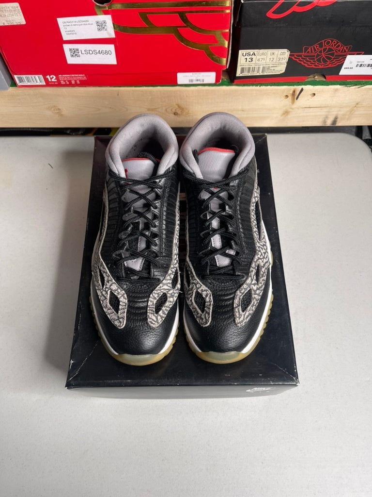 Jordan 11 Retro Low IE Black Cement