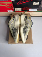 Size 9 - adidas Yeezy 700 V3 Fade Salt