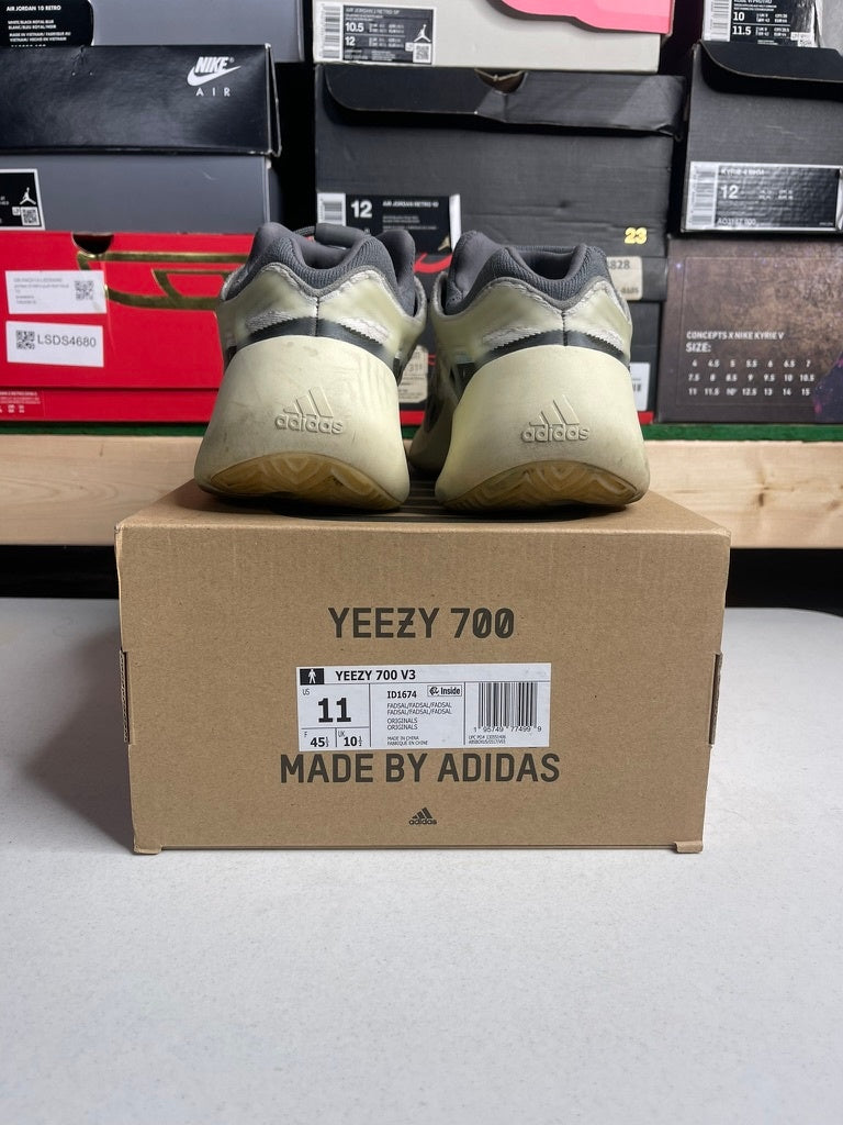 Size 11 - adidas Yeezy 700 V3 Fade Salt