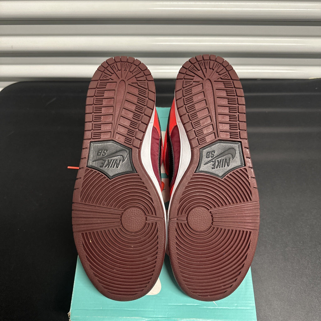 Nike SB Dunk Low Laser Crimson