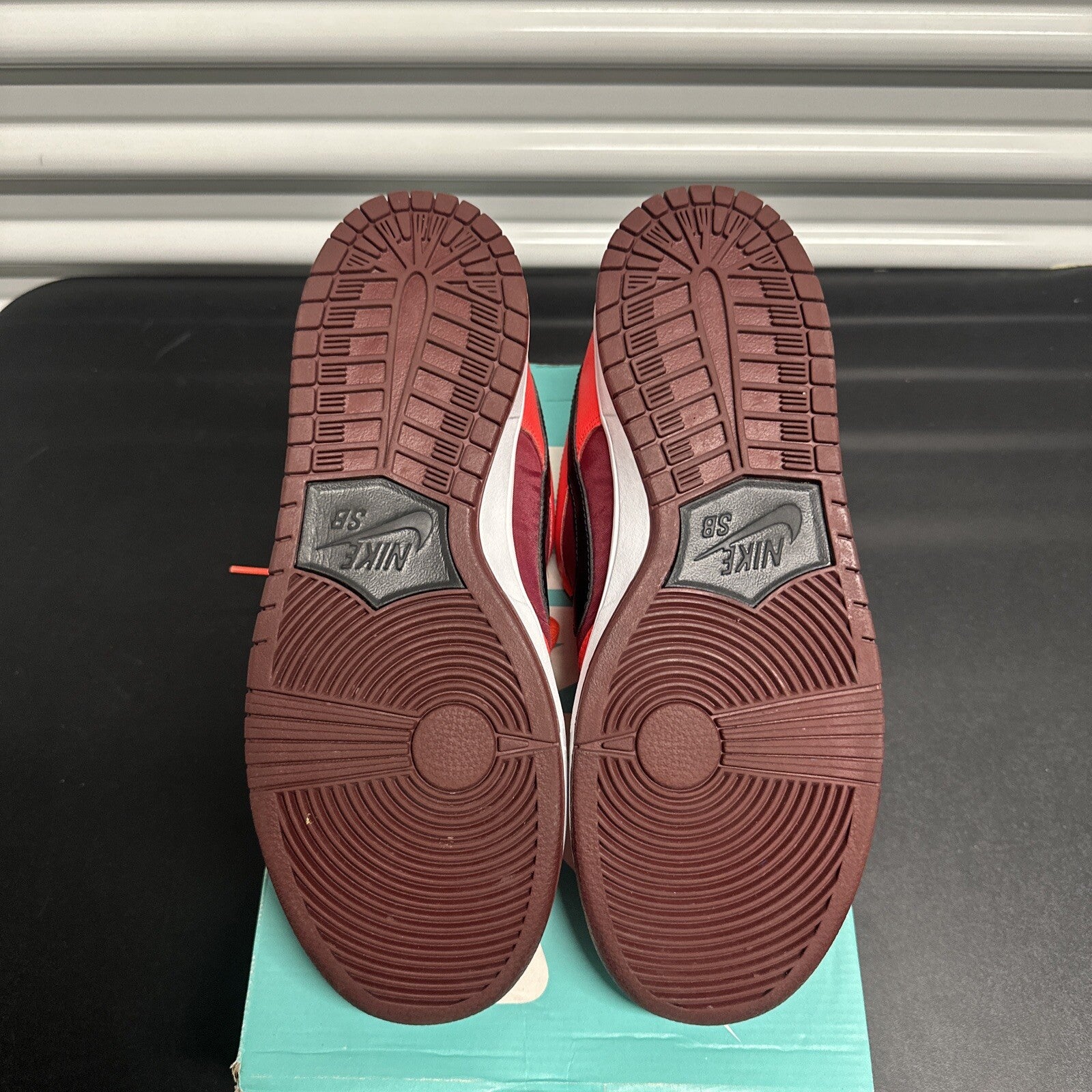 Nike SB Dunk Low Laser Crimson