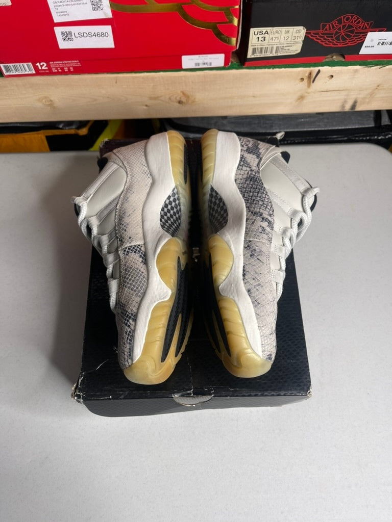 Jordan 11 Retro Low Snake Light Bone