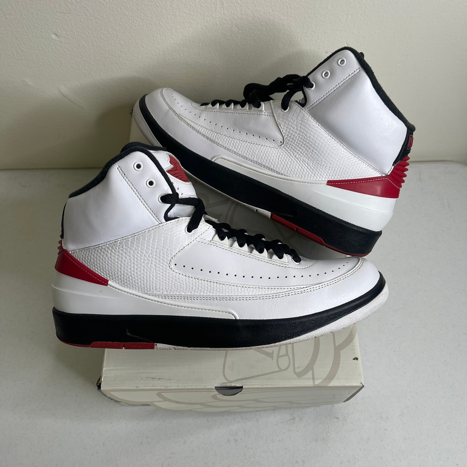 Jordan 2 Retro OG Chicago (2022)