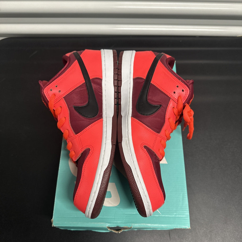 Nike SB Dunk Low Laser Crimson