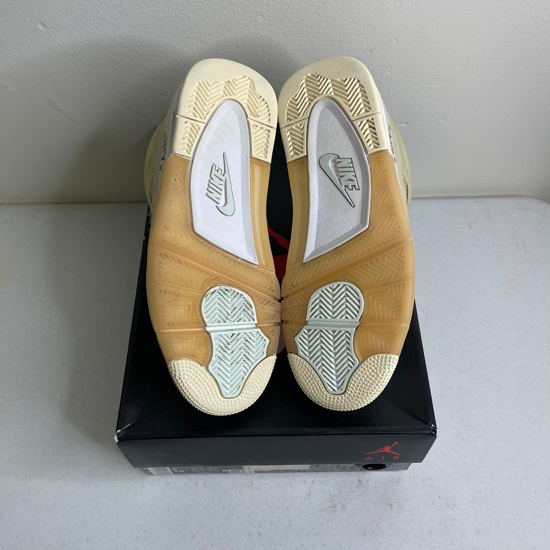 Size 9w - Jordan 4 Retro Off-White Sail (Women's)