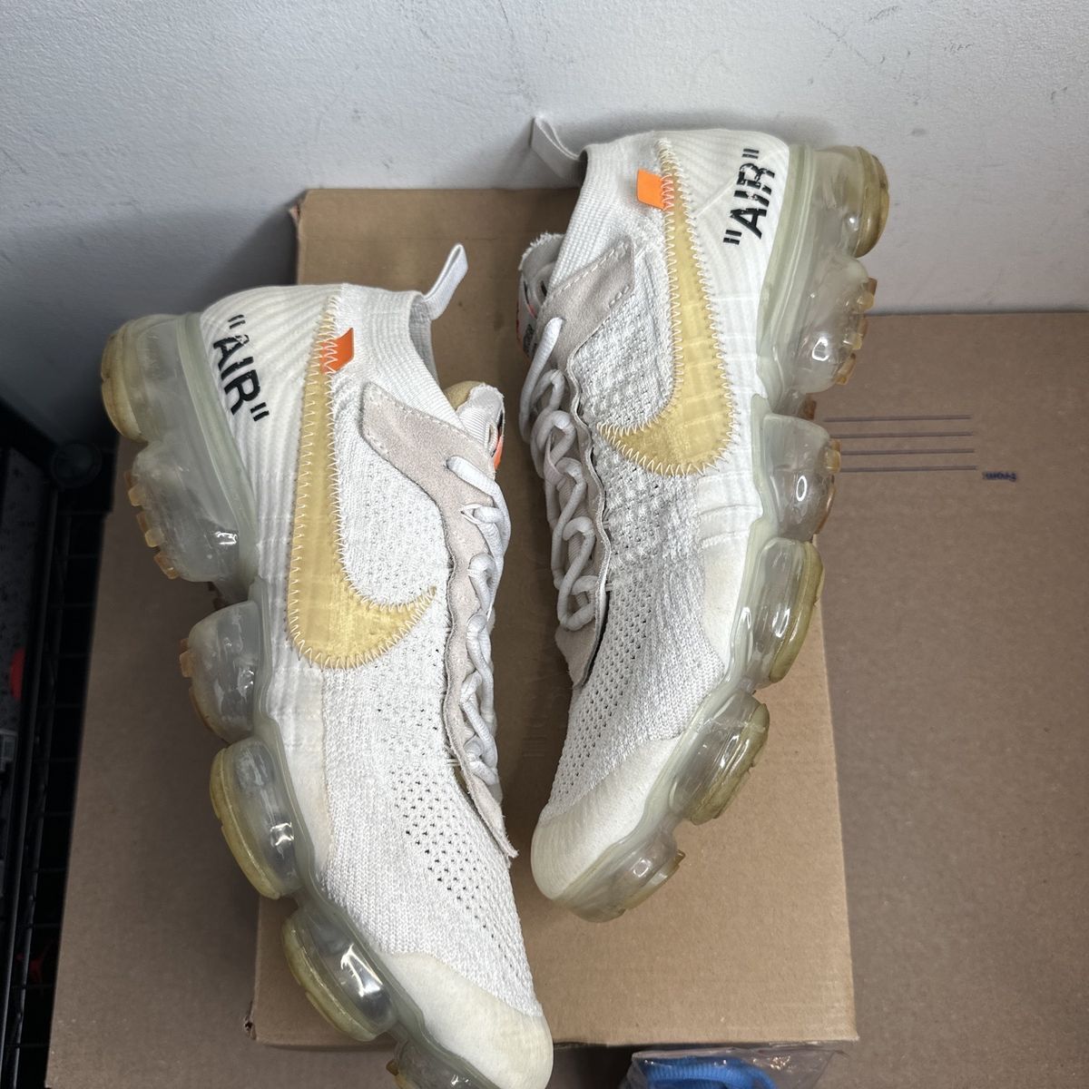 Size 10 - Nike Air VaporMax Off-White (2018)
